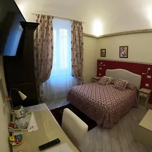 five-roses-bed-breakfast-pisa.it-tuscanyhotel.com/